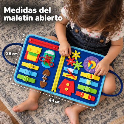 Maletín abierto de 28 cm de alto por 44 cm de ancho.